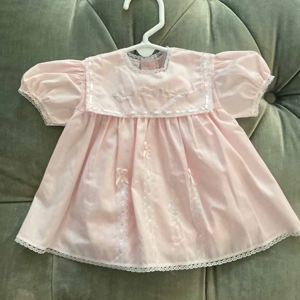 New w/o tags beautiful pink lace embellished dress. Garden of Angels. Newborn.